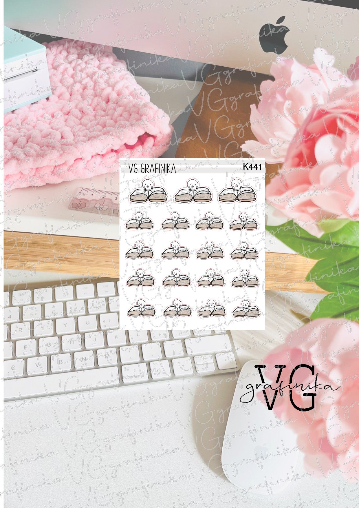 k441 - Niko book lover