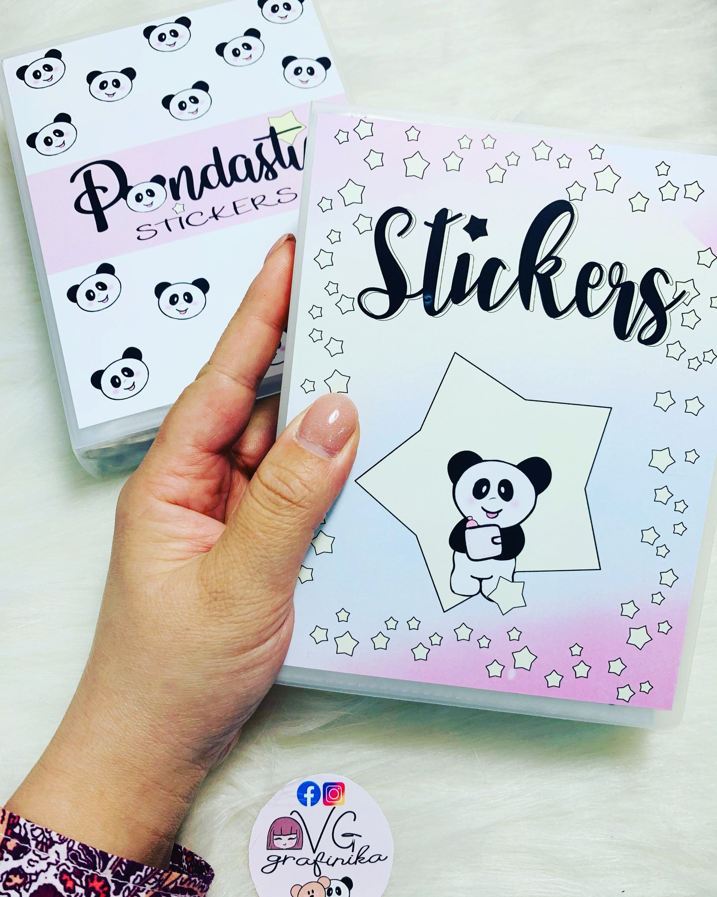 Sticker's Album med.